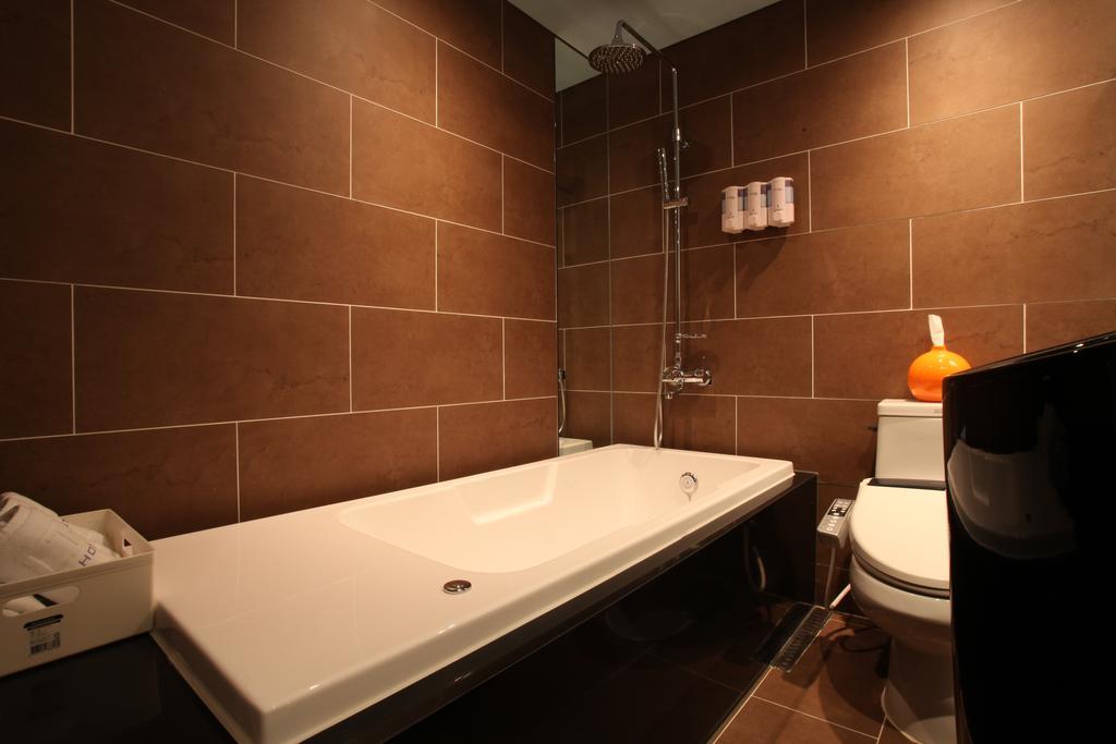 Hotel Pop2 Jongno Seoul Bagian luar foto