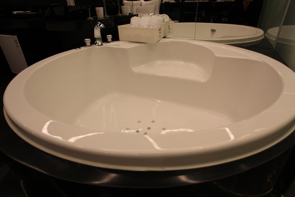 Hotel Pop2 Jongno Seoul Bagian luar foto
