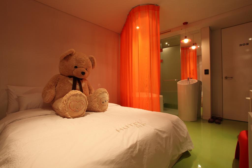 Hotel Pop2 Jongno Seoul Bagian luar foto