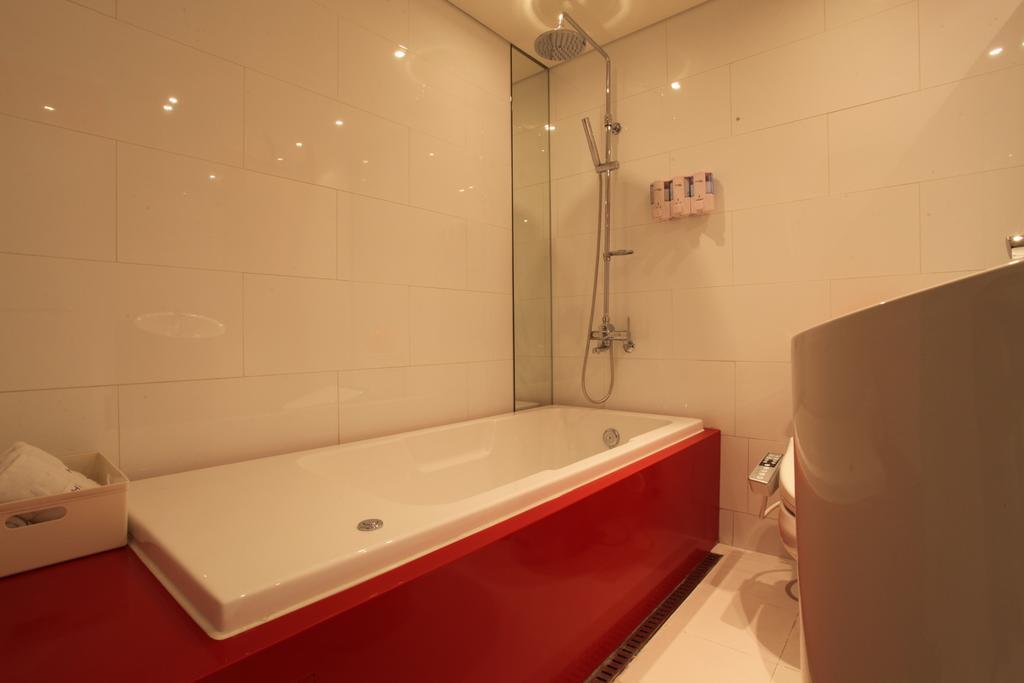 Hotel Pop2 Jongno Seoul Bagian luar foto
